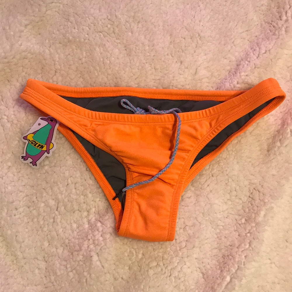 Citrus Jolyn Europe Bottom